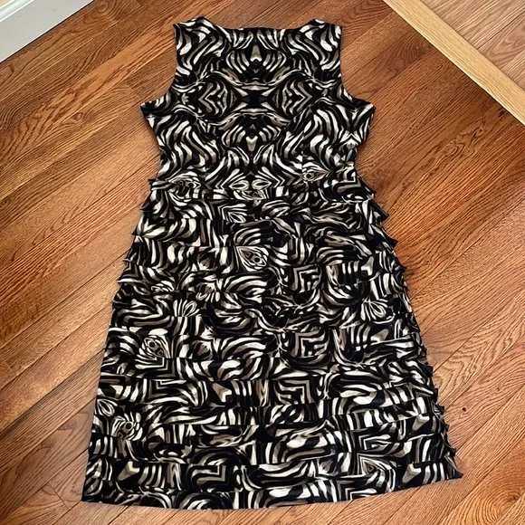 Extra pictures of Sleeveless Dress by Taylor - Picture 6 of 8